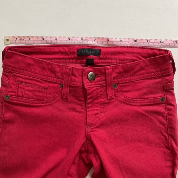 BEBE red skinny jeans - Picture 3 of 5